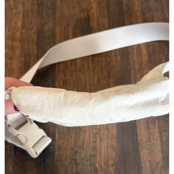 Lululemon Everywhere Belt Bag Ivory Off White Crossbody Fanny Pack Athleisure - Picture 8 of 11